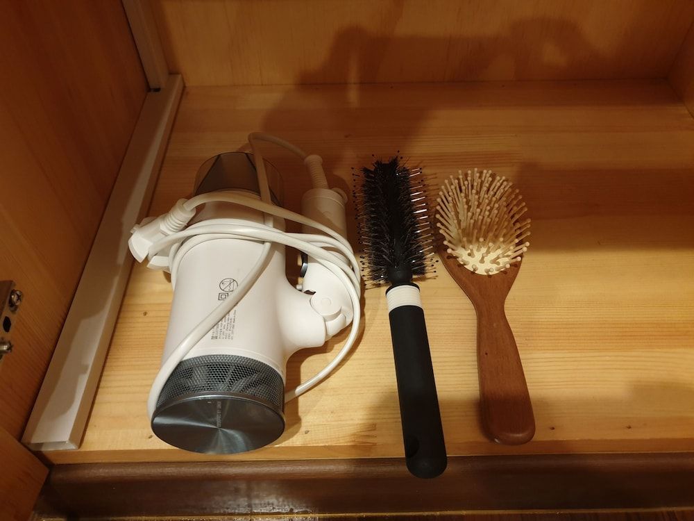 Slow Tree House Hongdae - Caters to Women Twin Room (#3) 7