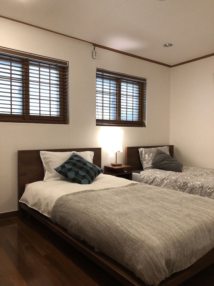 Slow Tree House Hongdae - Caters to Women Twin Room (#2)