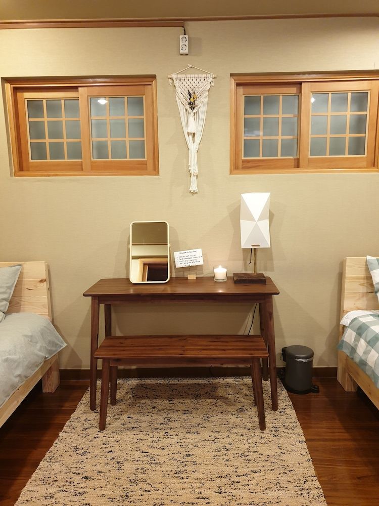 Slow Tree House Hongdae - Caters to Women Twin Room (#3) 8