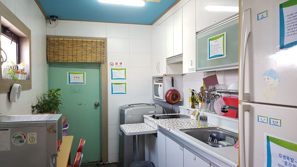 undefined Bluehouse 10