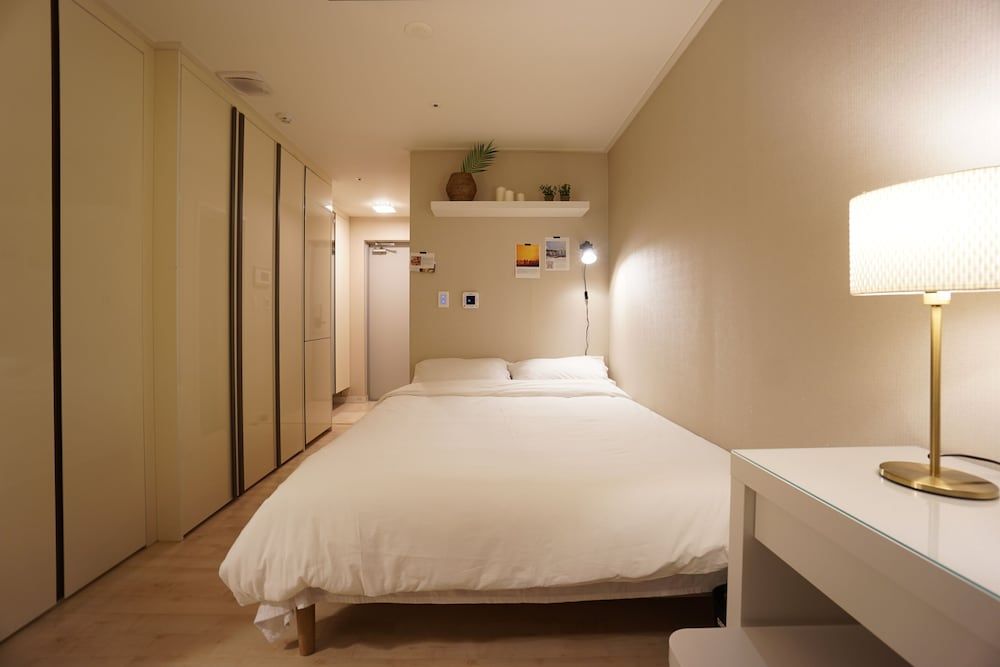 undefined Alice Apartment 9