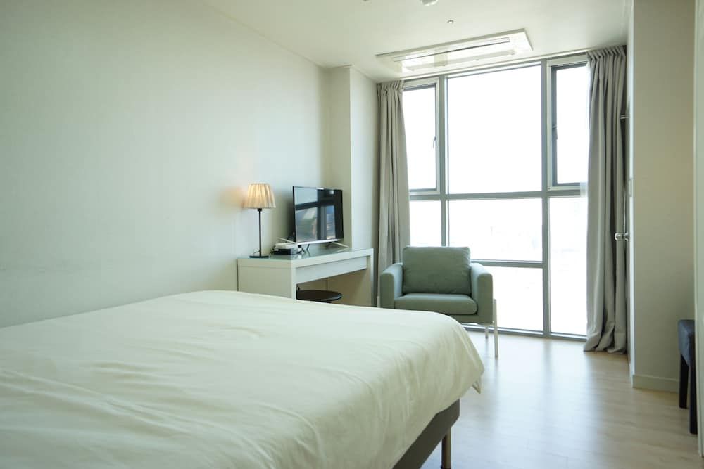 undefined Alice Apartment 5