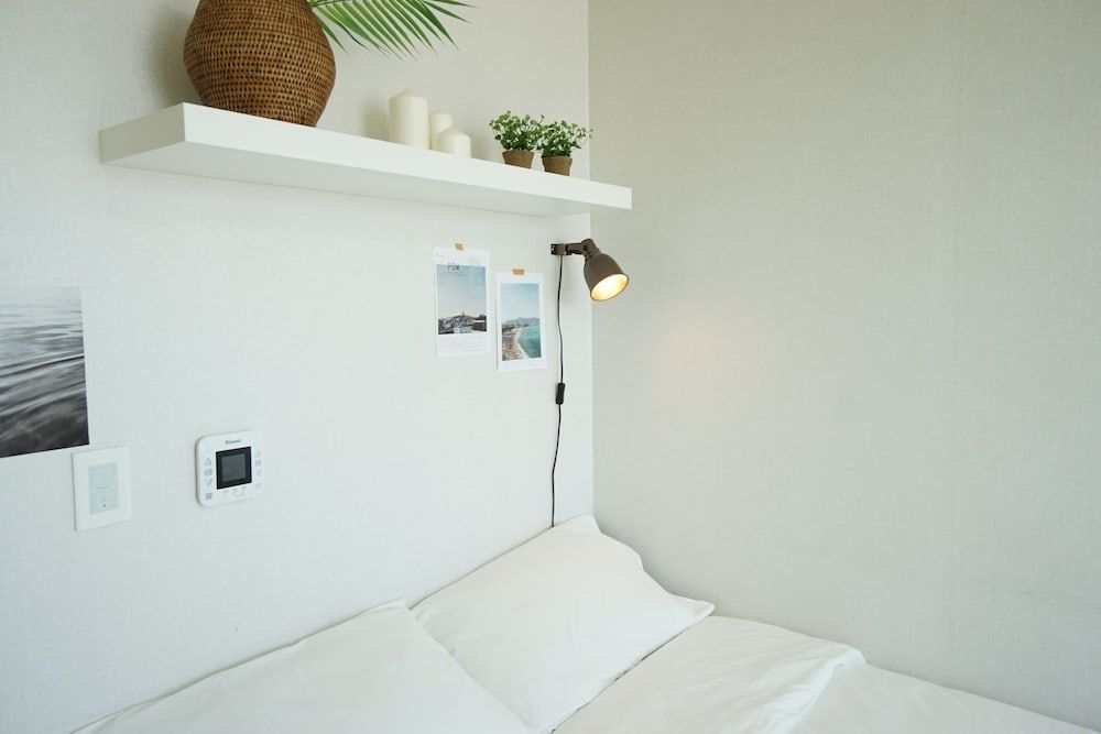 undefined Alice Apartment 6