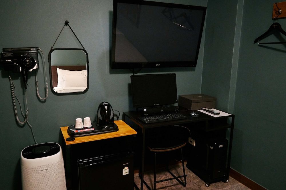 Urban Stay 103 Standard Double Room 13