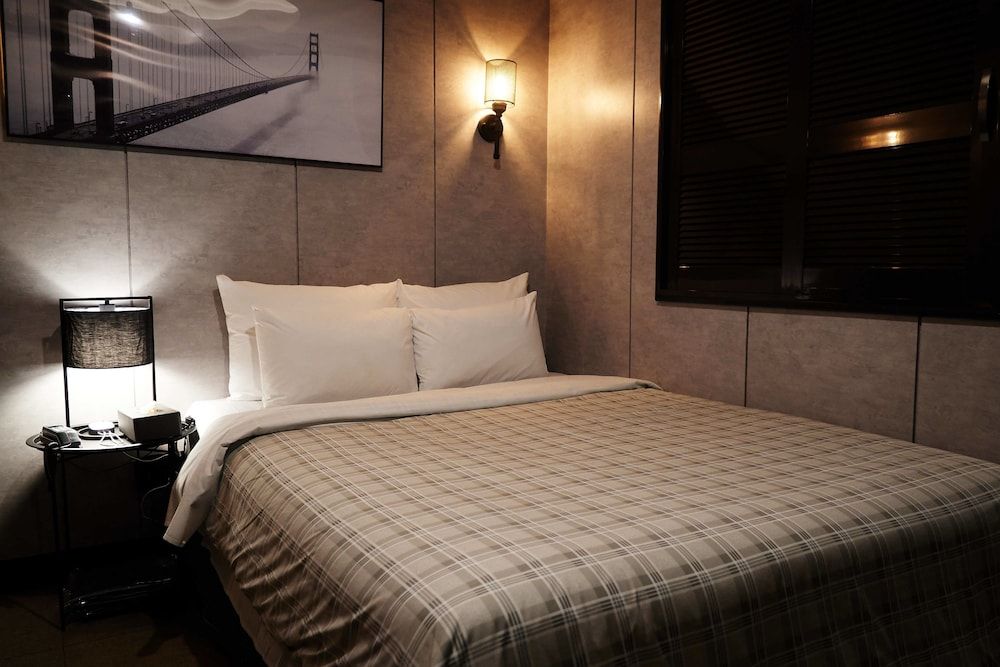 undefined Urban Stay 103 5