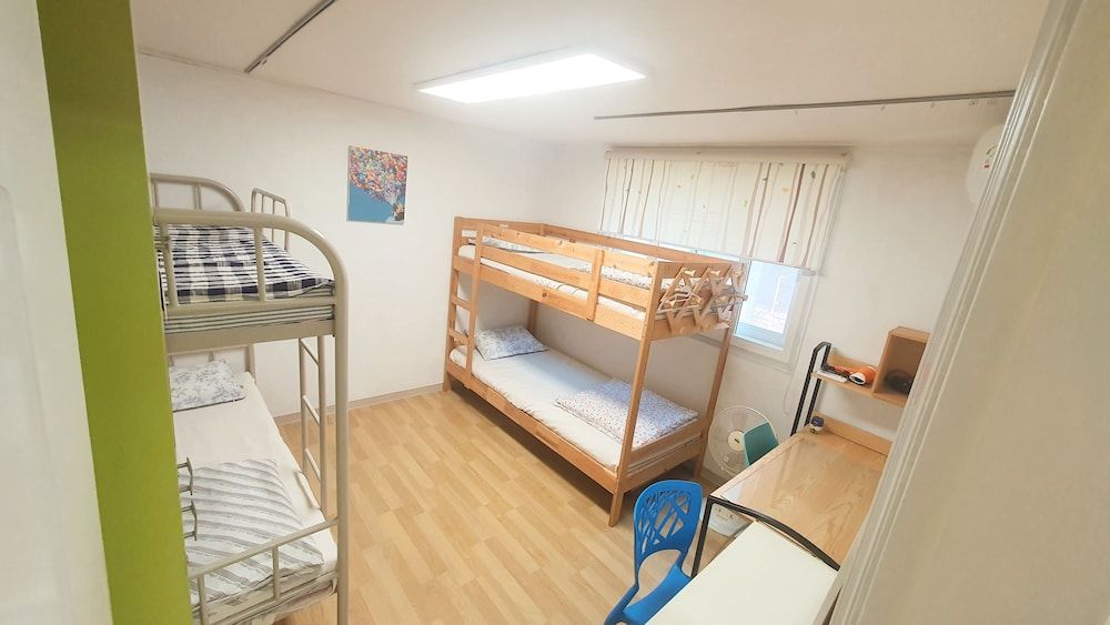 undefined Seoul Holiday Guesthouse - Hostel 2