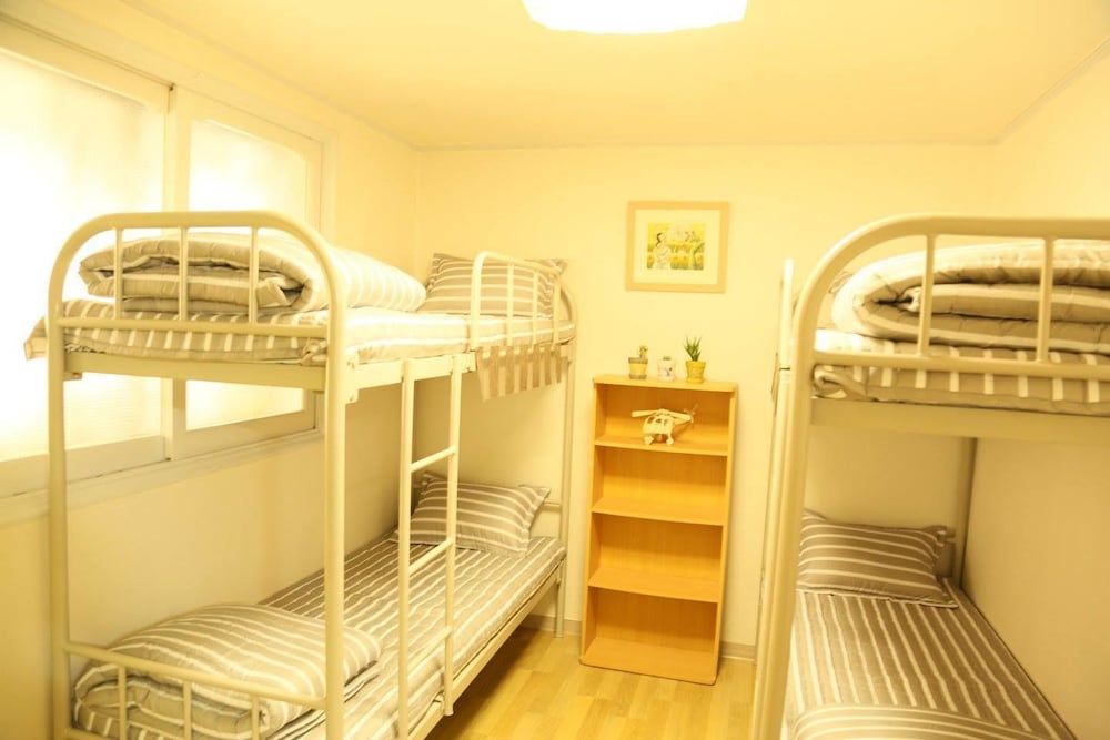 undefined Seoul Holiday Guesthouse - Hostel 4