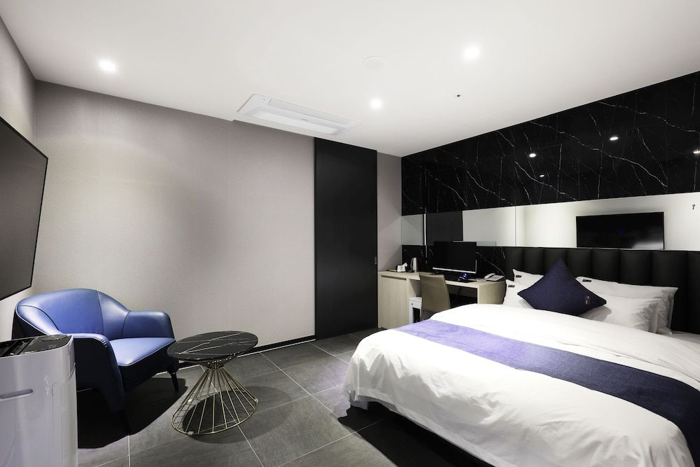 Hotel Aria Deluxe Double Room 2