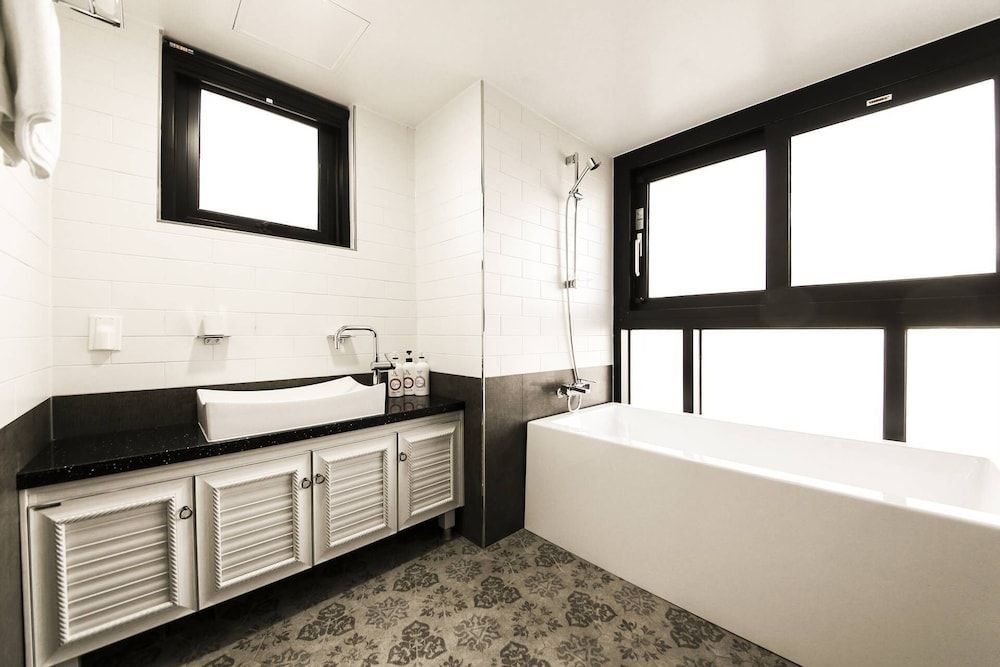 undefined Hotel Gam 8