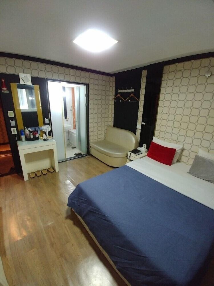 undefined Boutique Hotel W 6