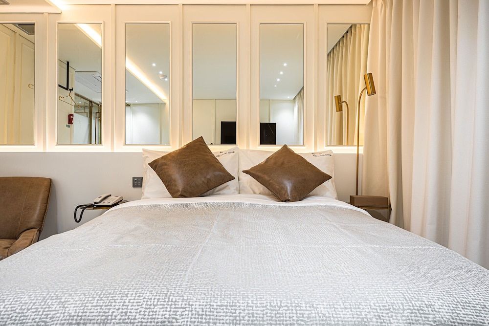 undefined Olive Hotel 7