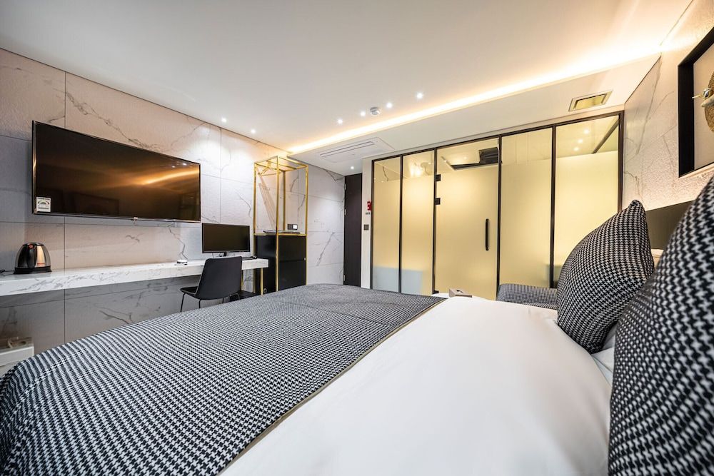 undefined Olive Hotel 10