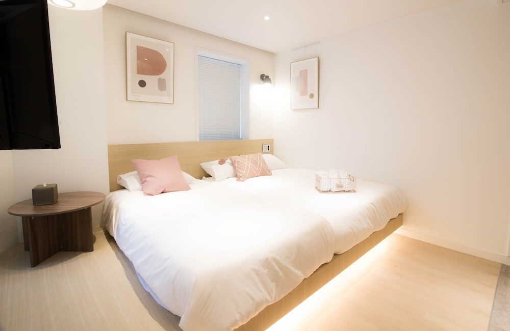 undefined Artravel Home 8