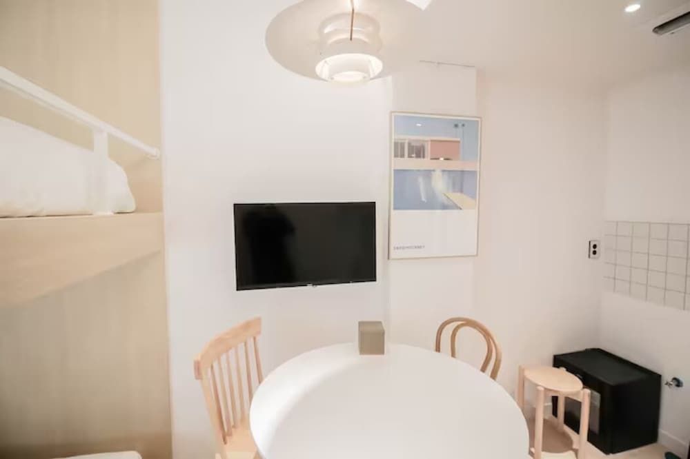 Artravel Home Design Quadruple Room 5