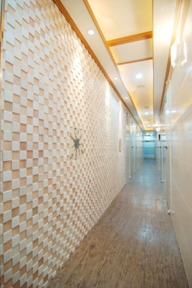 undefined Pine Livingtel No. 2 5