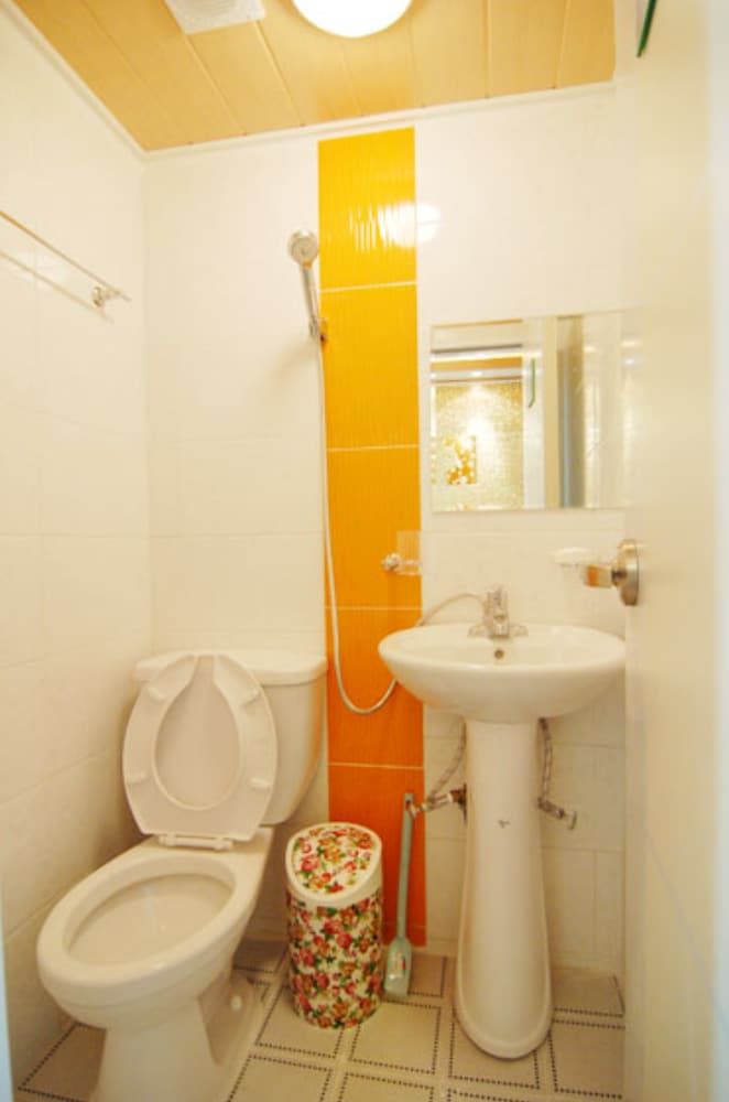 undefined Pine Livingtel No. 2 4