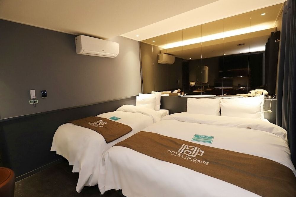 undefined Doksan Hotel in Cafe 8