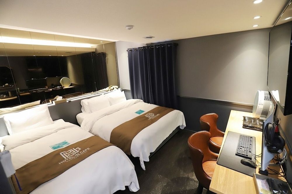 undefined Doksan Hotel in Cafe 9