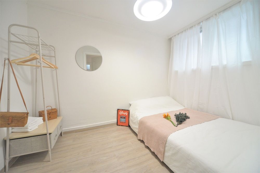 undefined Jerry Blossom - Hostel 2