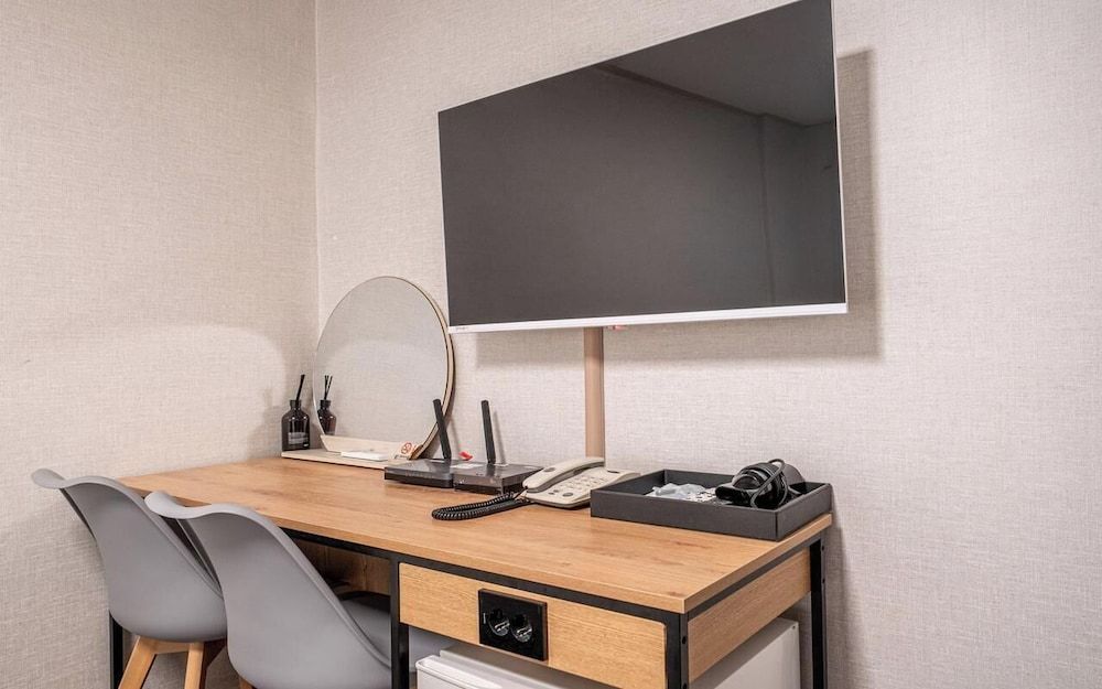 Peanut Hotel Standard Random 16