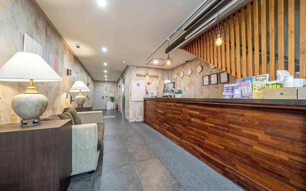 undefined Peanut Hotel