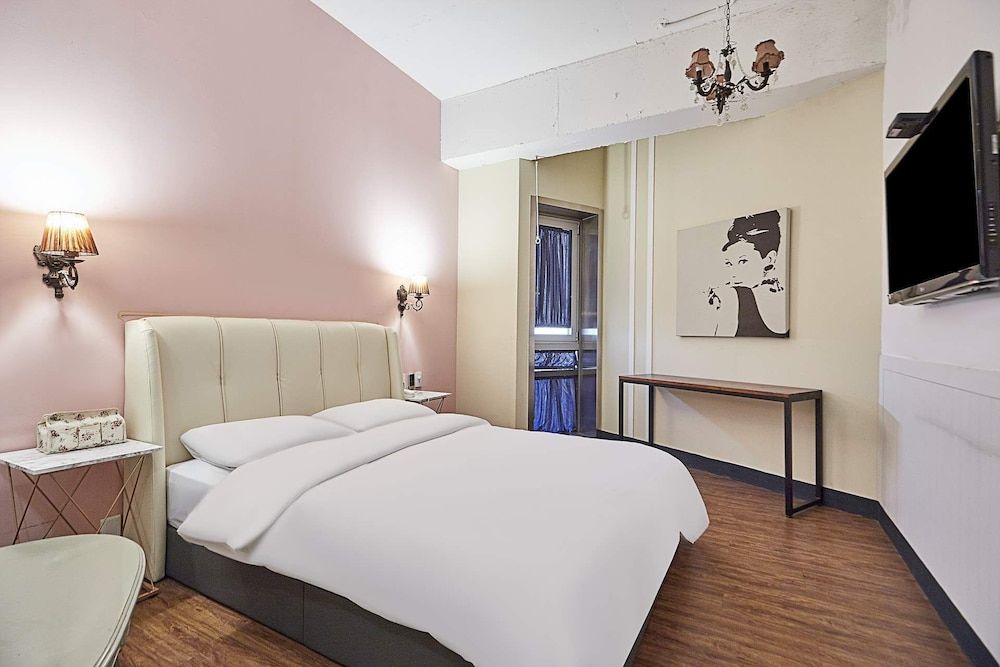 648 Hotel Classic Deluxe (2 Pax, Adults Only, No Kids, No Smoking, 1 Queen Bed) 7