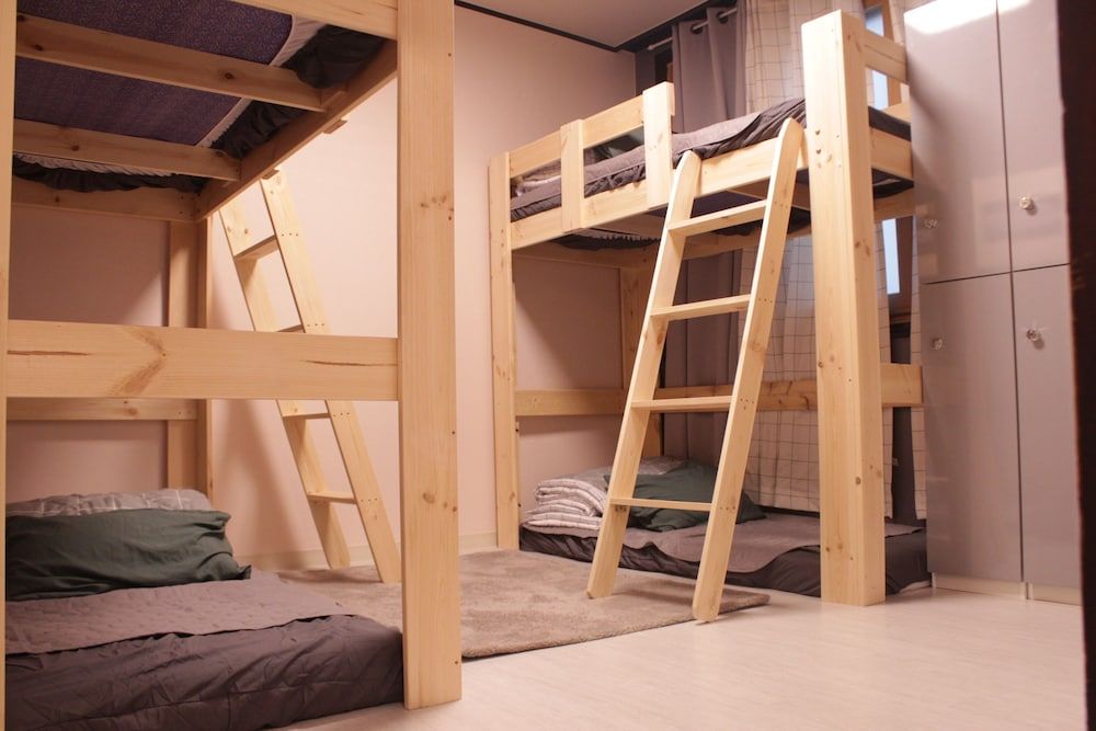U Guesthouse 2 in Yeonnam Caters to Women - Hostel Shared Dormitory (Up to 4) 2