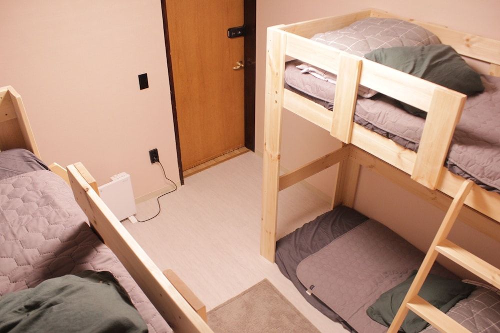 U Guesthouse 2 in Yeonnam Caters to Women - Hostel Shared Dormitory (Up to 4) 3