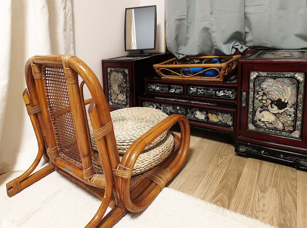 U Guesthouse 2 in Yeonnam Caters to Women - Hostel Single Room 4