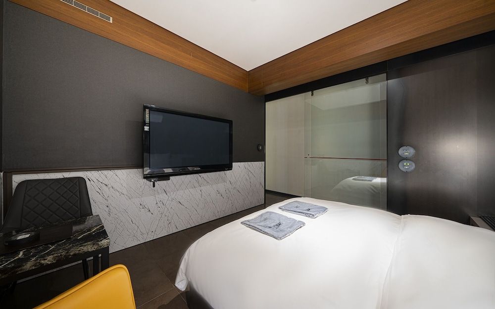 undefined Yeoksam Bare 10