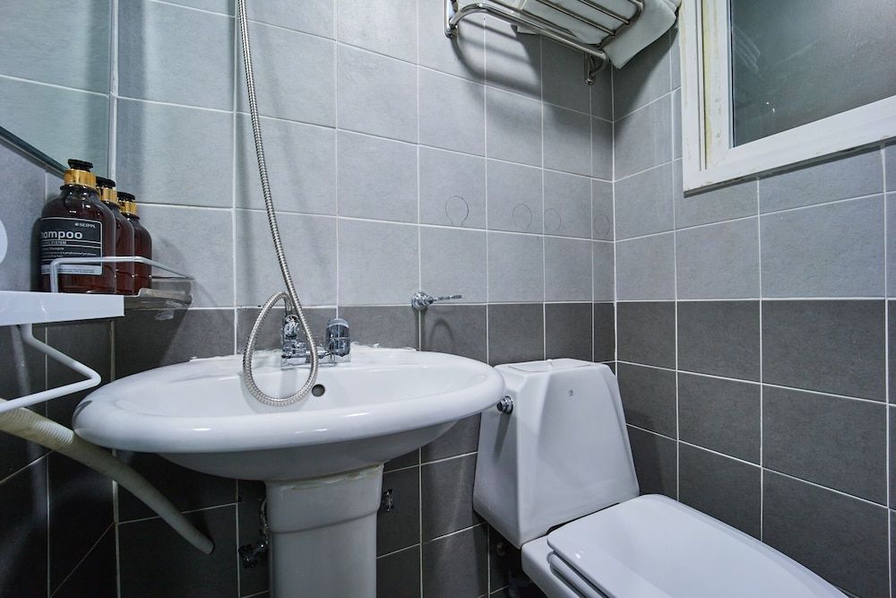 Seoul Central Hotel Standard Double Room 8