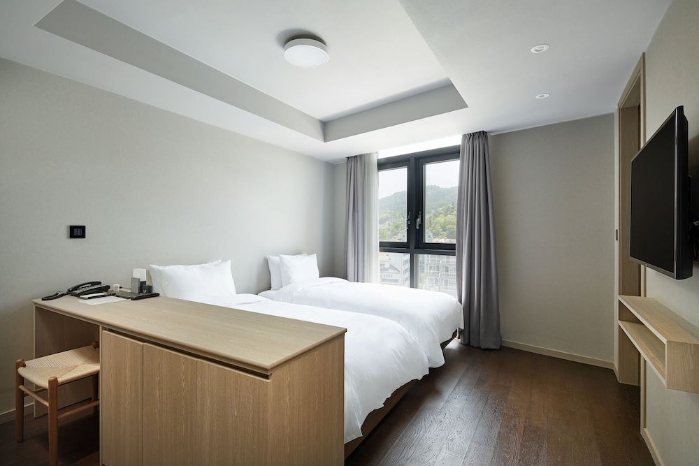 Dears Myeongdong Deluxe Twin Room