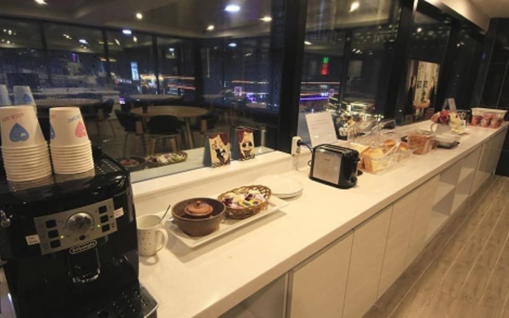 undefined Hotel De Urban 4