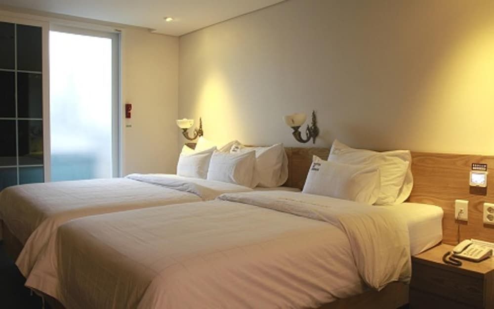 undefined Hotel De Urban