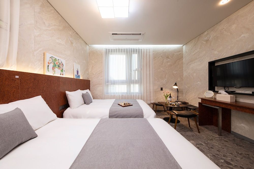 Hotel Dm Superior Family Room 2