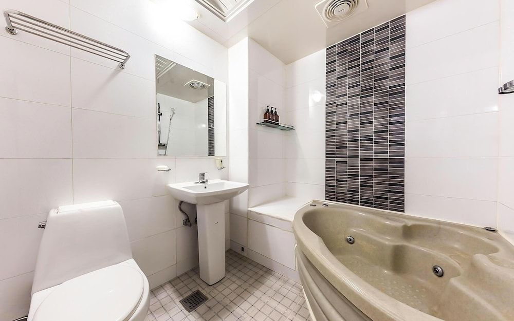 undefined Suyu H Hotel 10