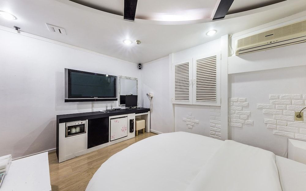 undefined Suyu H Hotel 6