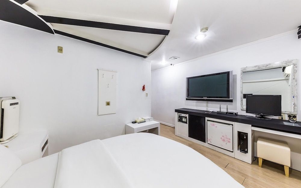 undefined Suyu H Hotel 8