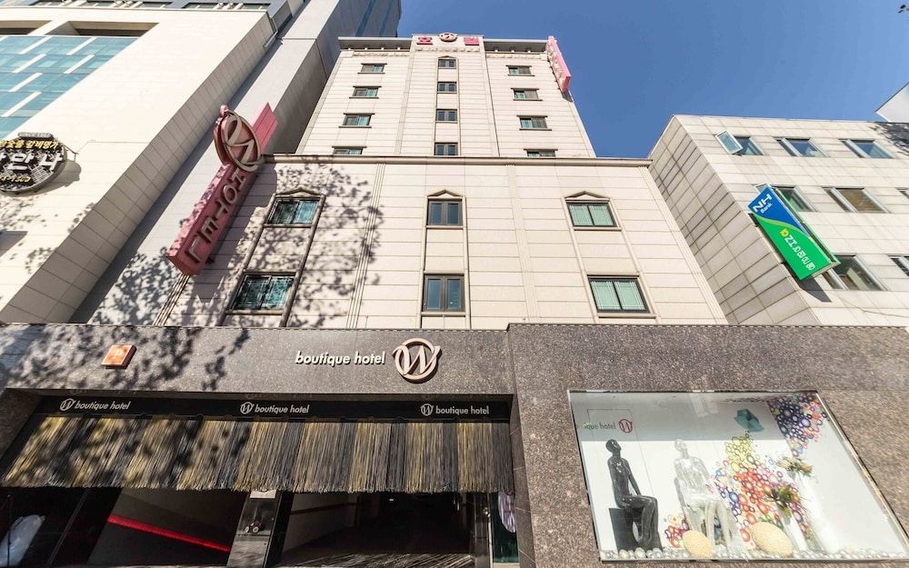 undefined Taereung W 2