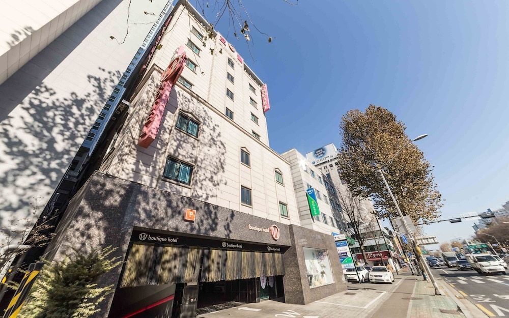 undefined Taereung W 3