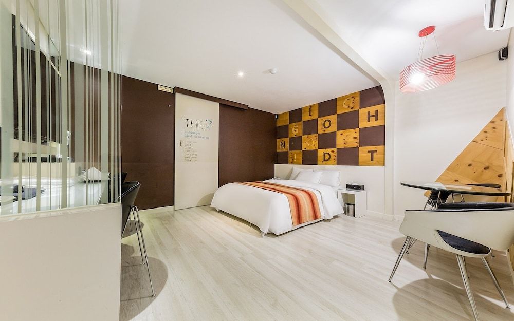 undefined Taereung W 4