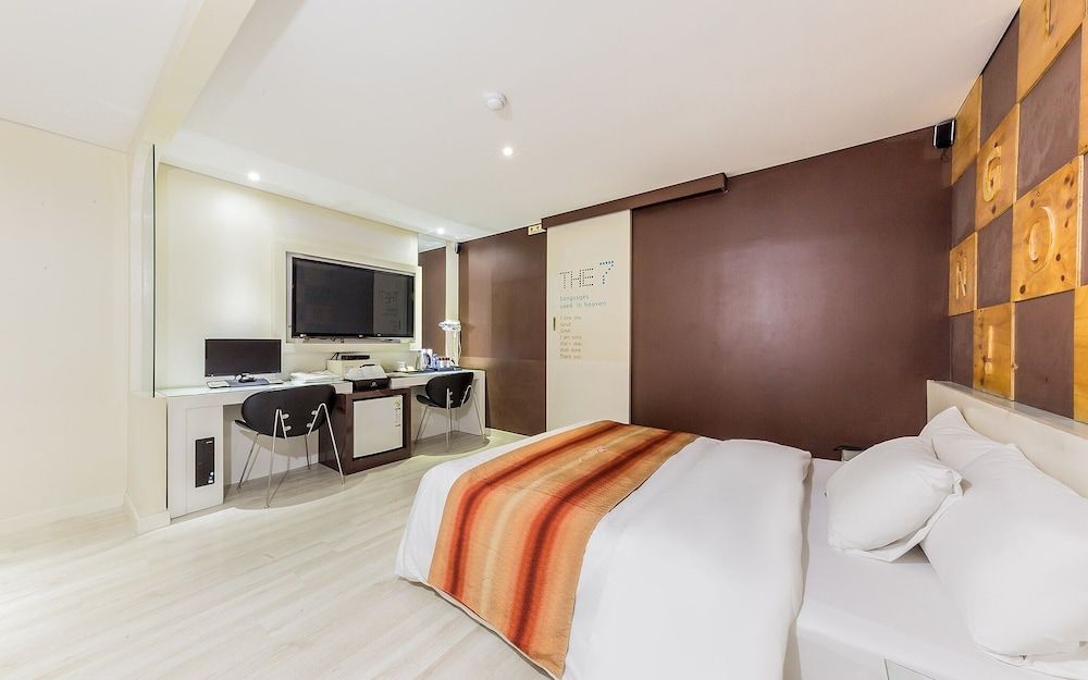 undefined Taereung W 7