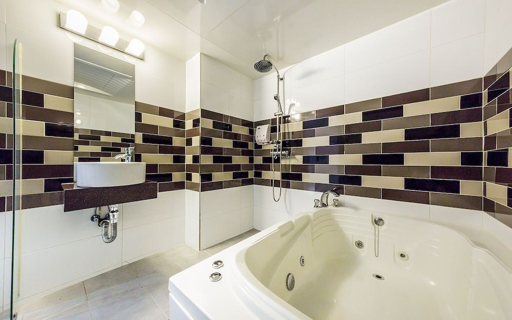 undefined Taereung W 10