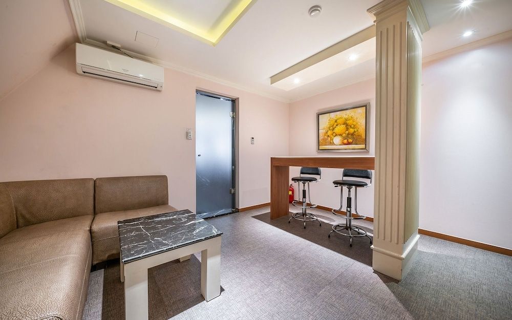 undefined Seocho Jasmin 8