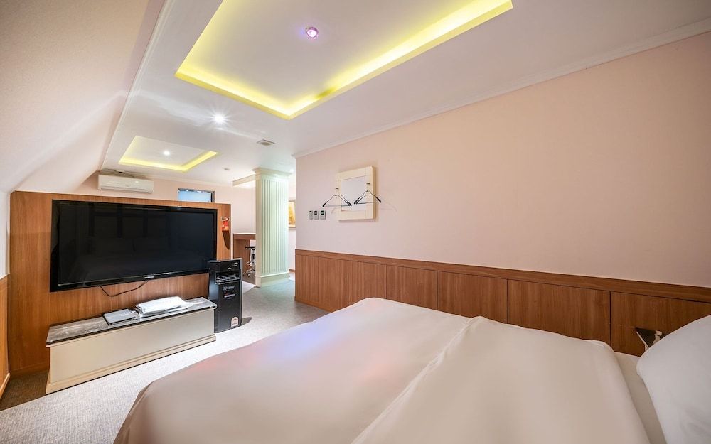 undefined Seocho Jasmin 6