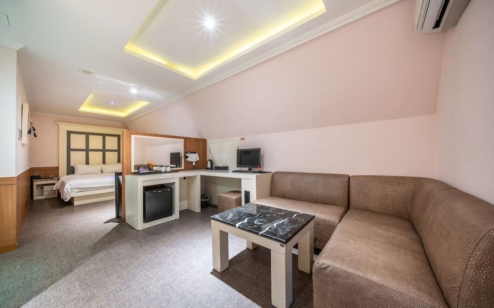 undefined Seocho Jasmin 7