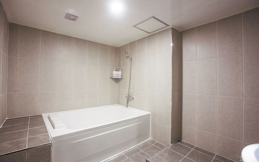 Cheonho HIT Room (Suite (Netflix viewing available)) 21