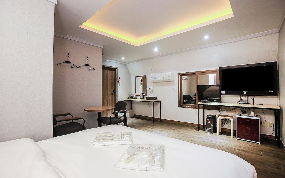 Cheonho HIT Room (Suite (Netflix viewing available)) 16