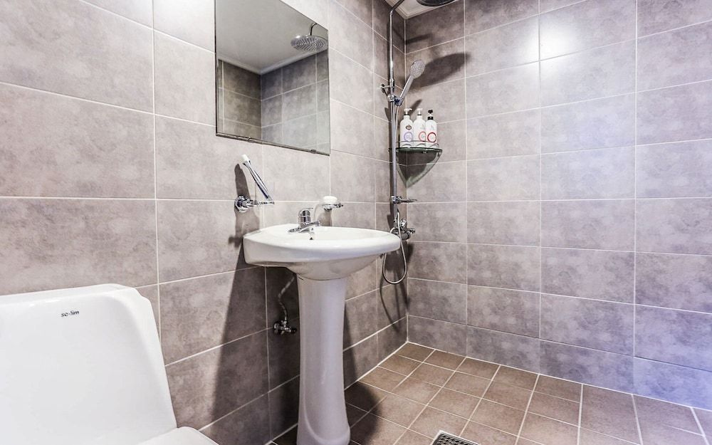 Cheonho HIT Room (Standard A (Netflix available)) 5