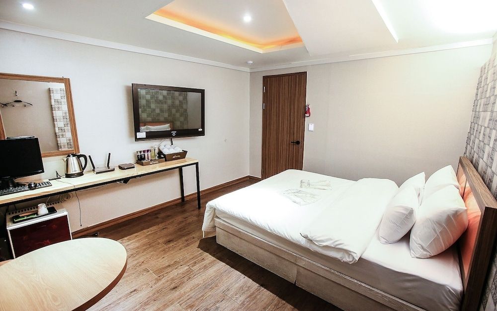 Cheonho HIT Room (Standard B (Netflix Available)) 3